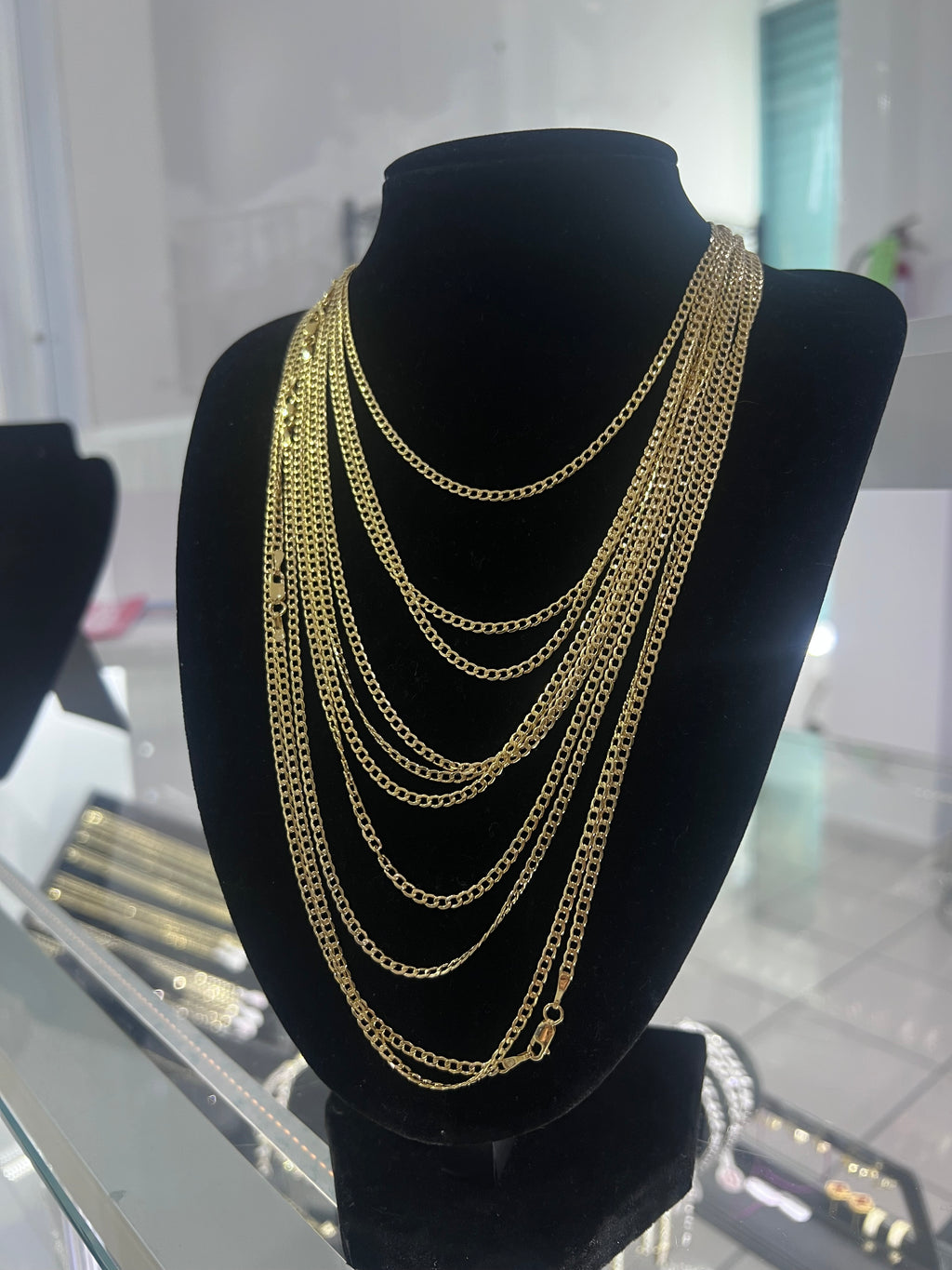 Cubana Flat Oro 10K 2.5MM